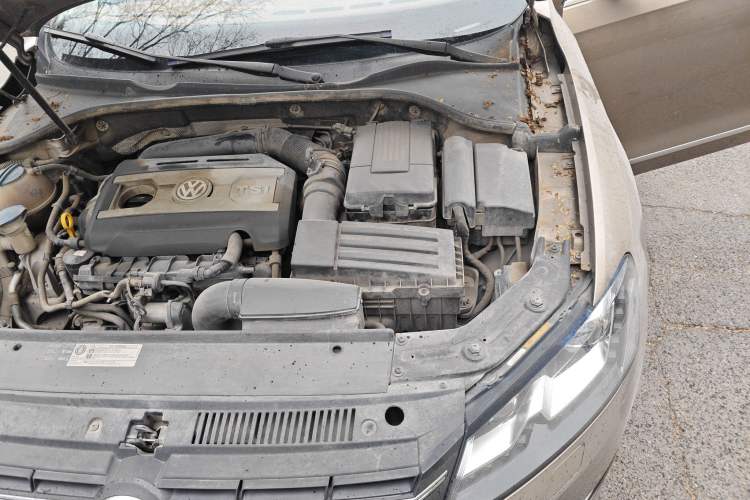 Used Volkswagen Passat 2014 1.8TSI DSG Prestige Edition Engine Bay Left