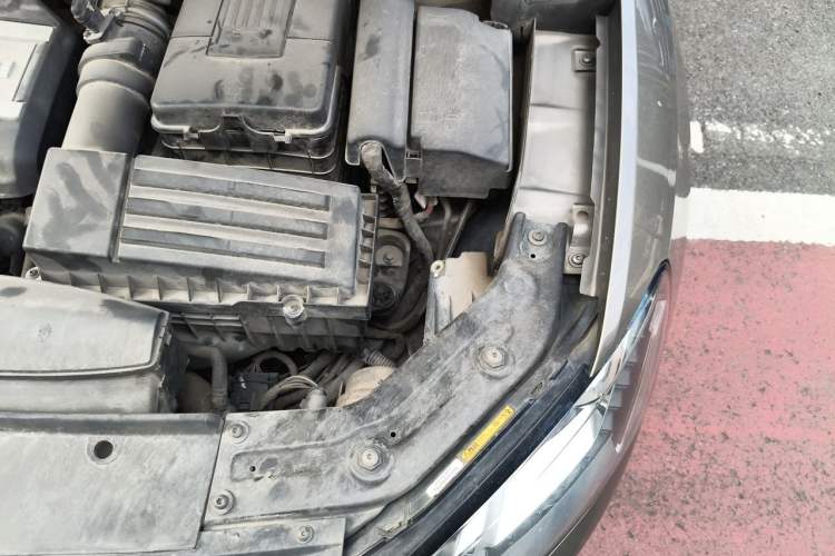 Used Volkswagen Passat 2014 1.8TSI DSG Prestige Edition Engine Bay Left