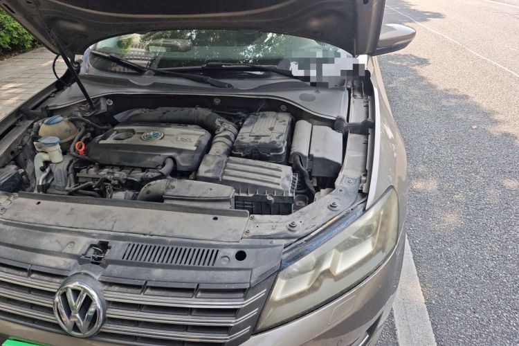 Used Volkswagen Passat 2014 1.8TSI DSG Prestige Edition Engine Bay Left