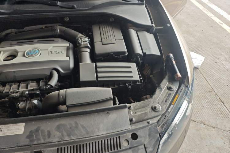Used Volkswagen Passat 2014 2.0 TSI DSG Prestige Navigation Edition Engine Bay Left