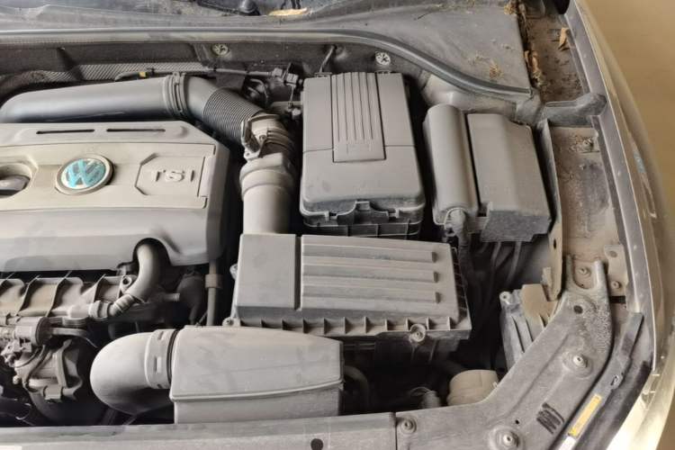 Used Volkswagen Passat 2014 1.8TSI DSG Prestige Edition Engine Bay Left