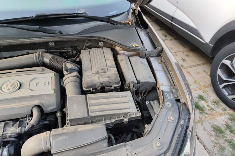 Used Volkswagen Passat 2014 1.8TSI DSG Prestige Edition Engine Bay Left