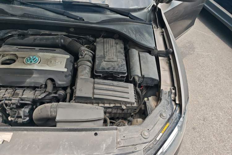 Used Volkswagen Passat 2014 1.8TSI DSG Prestige Navigation Edition Engine Bay Left