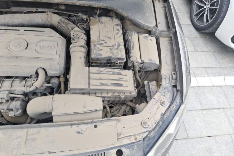 Used Volkswagen Passat 2014 1.8TSI DSG Prestige Navigation Edition Engine Bay Left