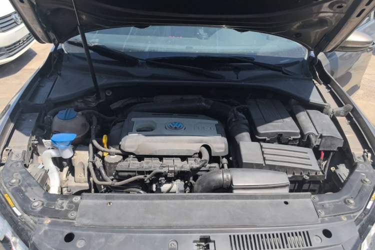 Used Volkswagen Passat 2014 1.8TSI DSG Prestige Edition Engine Bay