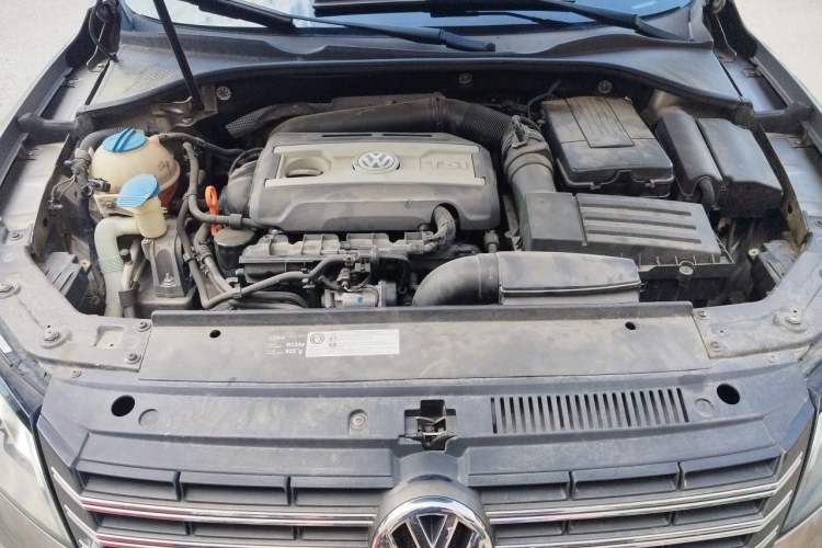 Used Volkswagen Passat 2014 1.8TSI DSG Prestige Edition Engine Bay