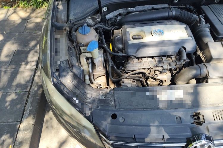 Used Volkswagen Passat 2014 1.8TSI DSG Prestige Navigation Edition Engine Bay Right