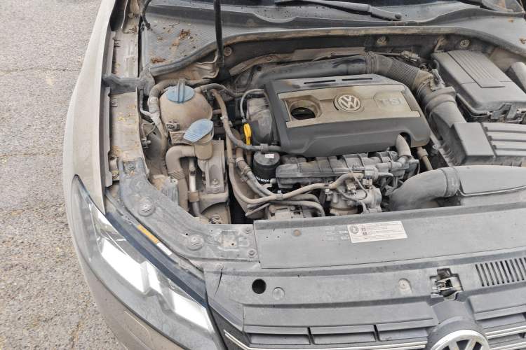 Used Volkswagen Passat 2014 1.8TSI DSG Prestige Edition Engine Bay Right