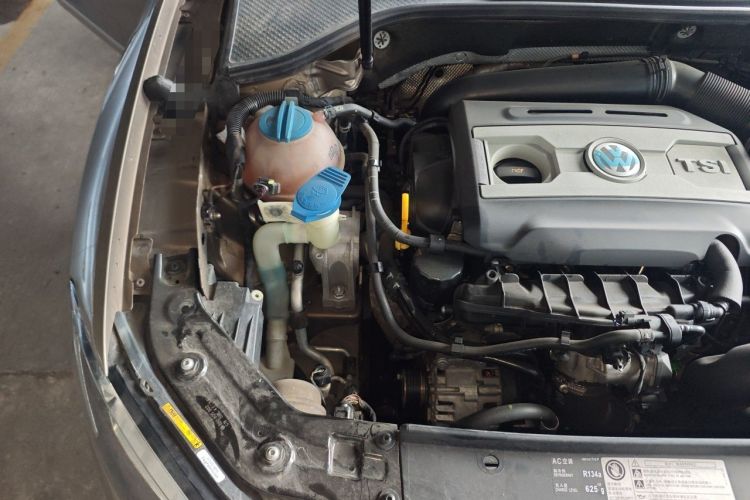 Used Volkswagen Passat 2014 2.0 TSI DSG Prestige Navigation Edition Engine Bay Right