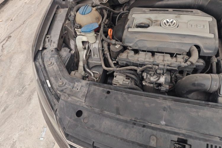 Used Volkswagen Passat 2014 1.8TSI DSG Prestige Edition Engine Bay Right