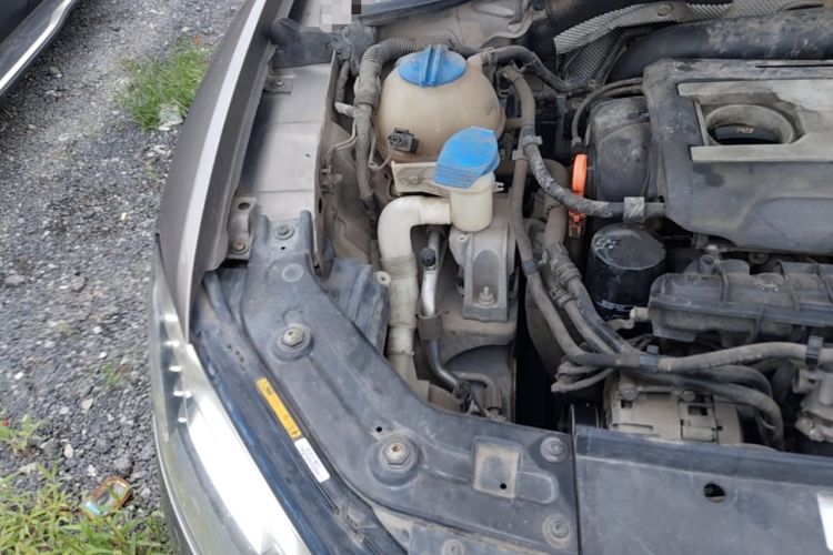 Used Volkswagen Passat 2014 1.8TSI DSG Prestige Edition Engine Bay Right