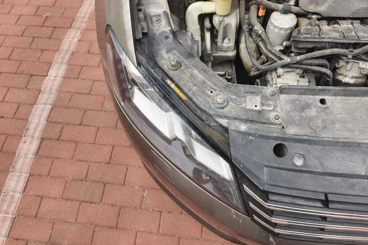 Used Volkswagen Passat 2014 1.8TSI DSG Prestige Edition Engine Bay Right