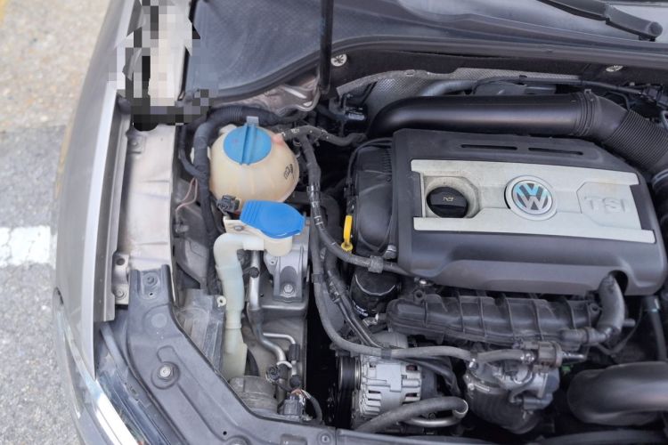 Used Volkswagen Passat 2014 1.8TSI DSG Prestige Edition Engine Bay Right