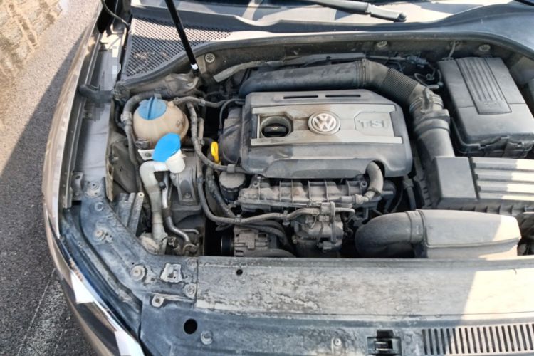 Used Volkswagen Passat 2014 1.8TSI DSG Prestige Edition Engine Bay Right