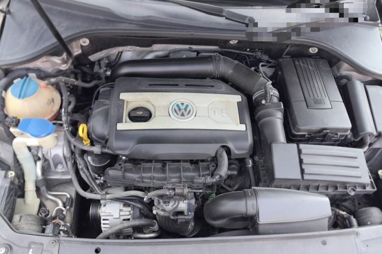 Used Volkswagen Passat 2014 1.8TSI DSG Prestige Edition Engine Bay