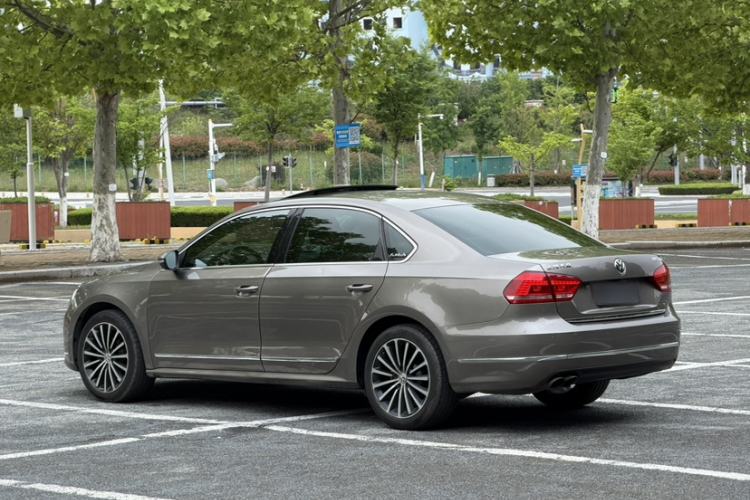 Used Volkswagen Passat 2014 2.0 TSI DSG Prestige Edition Exterior 2