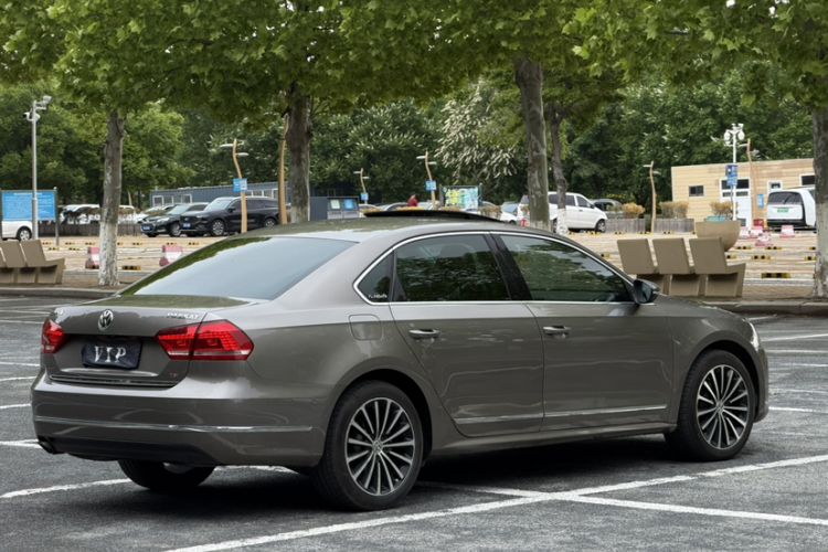 Used Volkswagen Passat 2014 2.0 TSI DSG Prestige Edition Exterior 4