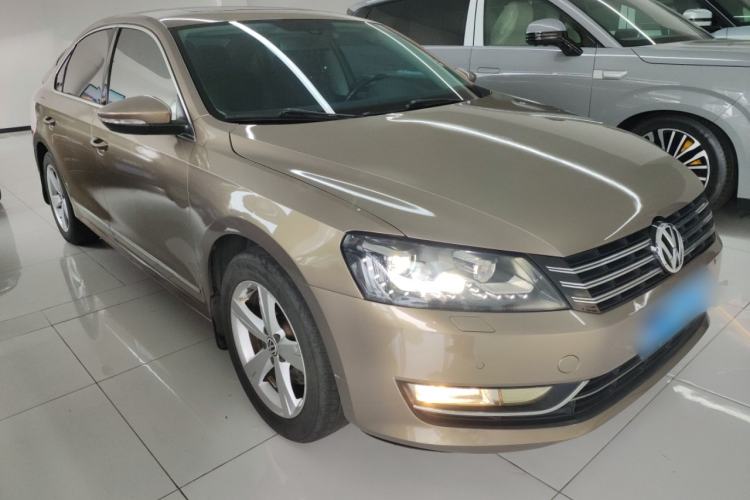 Used Volkswagen Passat 2014 1.8TSI DSG Prestige Edition Front Right 45 Deg