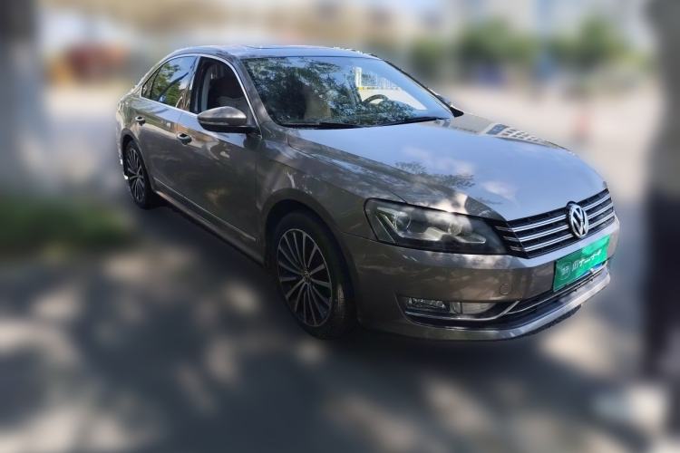Used Volkswagen Passat 2014 1.8TSI DSG Prestige Navigation Edition Front Right 45 Deg