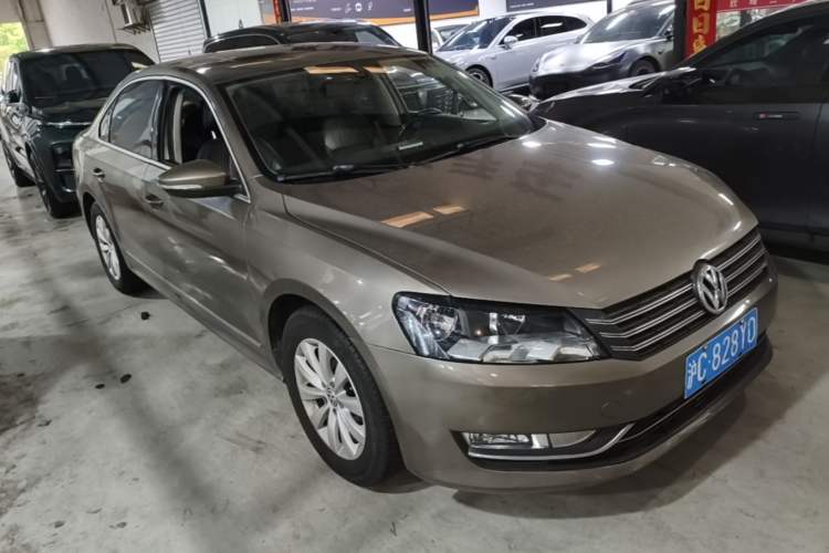 Used Volkswagen Passat 2014 1.8TSI DSG Prestige Edition Front Right 45 Deg