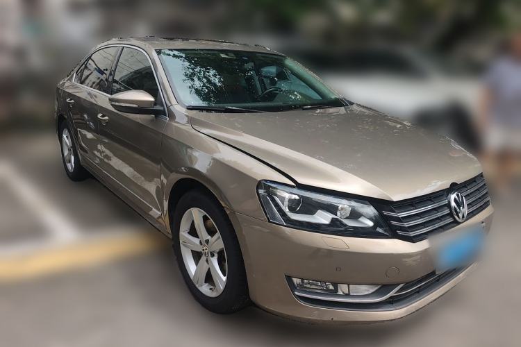 Used Volkswagen Passat 2014 1.8TSI DSG Prestige Edition Front Right 45 Deg