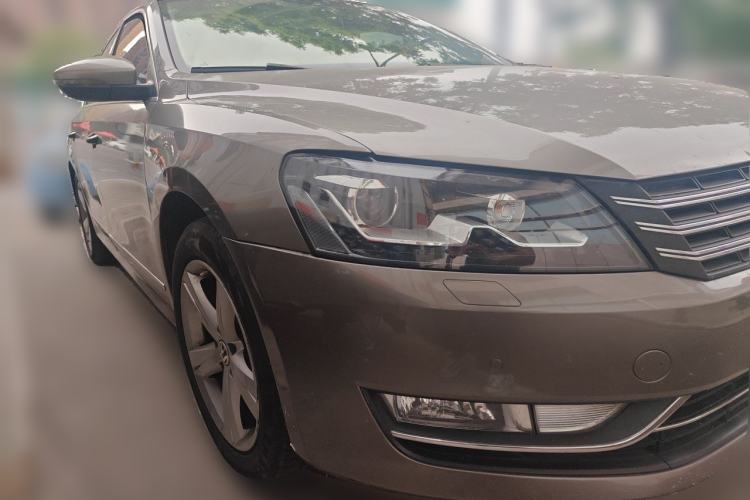 Used Volkswagen Passat 2014 1.8TSI DSG Prestige Edition Front Right 45 Deg