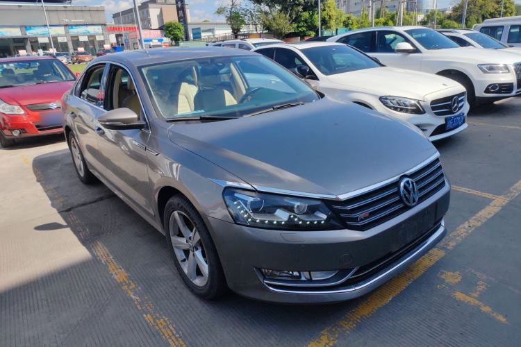 Used Volkswagen Passat 2014 1.8TSI DSG Prestige Edition Front Right 45 Deg
