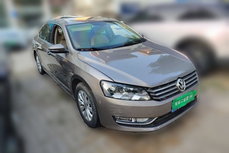 Used Volkswagen Passat 2014 1.8TSI DSG Prestige Edition Front Right 45 Deg