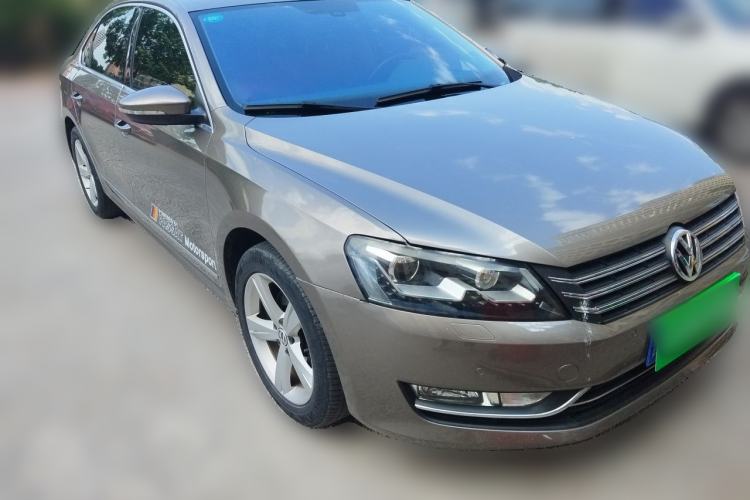 Used Volkswagen Passat 2014 1.8TSI DSG Prestige Edition Front Right 45 Deg