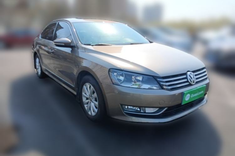 Used Volkswagen Passat 2014 1.8TSI DSG Prestige Edition Front Right 45 Deg