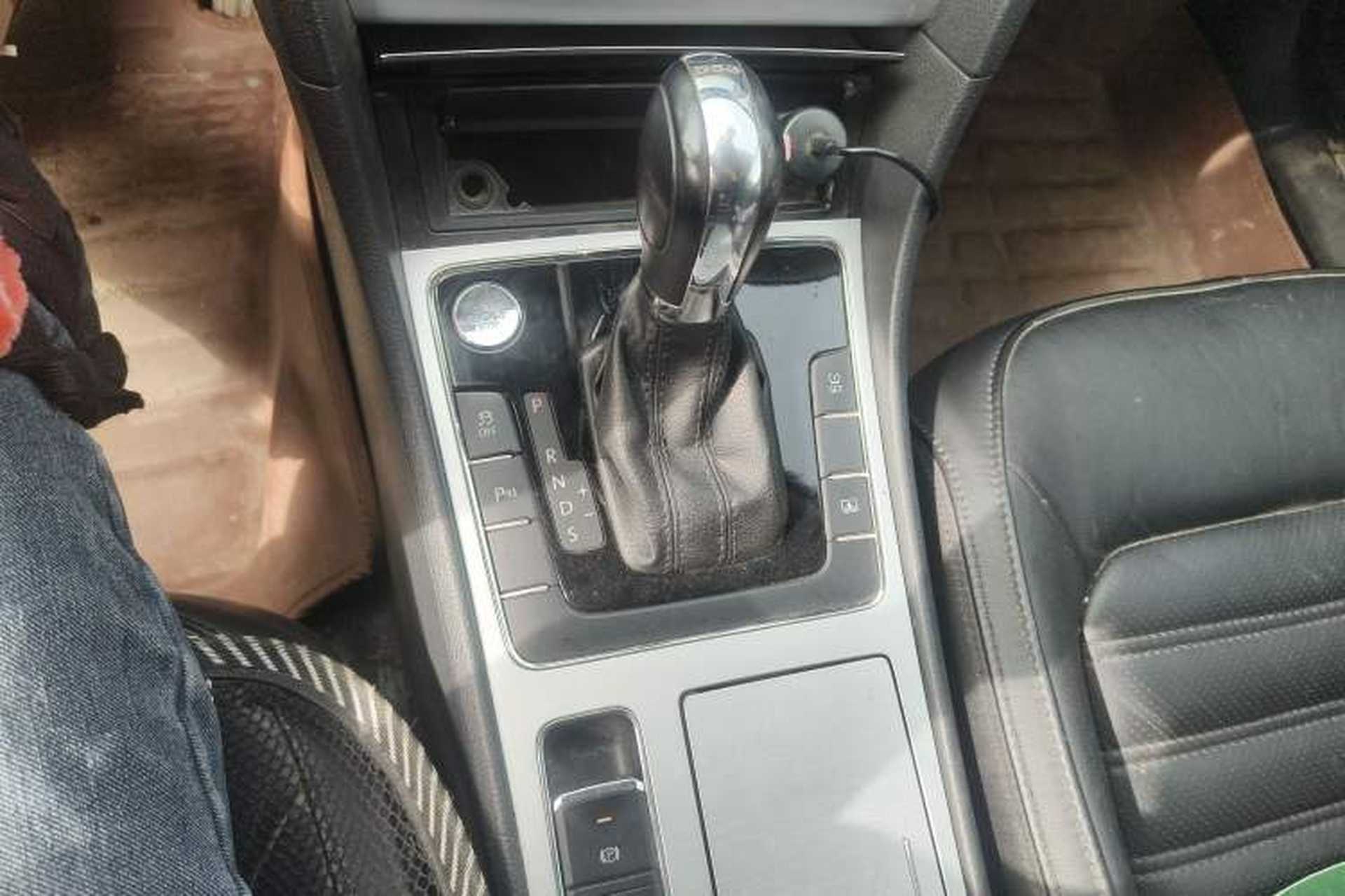 Used Volkswagen Passat 2014 1.8TSI DSG Prestige Edition Gear Lever