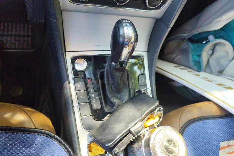 Used Volkswagen Passat 2014 1.8TSI DSG Prestige Navigation Edition Gear Lever