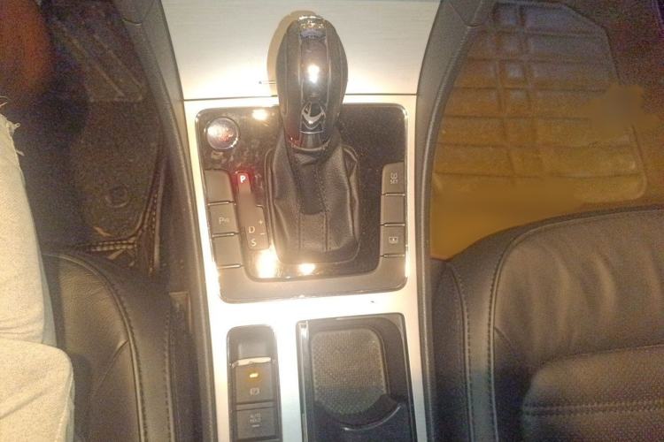 Used Volkswagen Passat 2014 1.8TSI DSG Prestige Edition Gear Lever