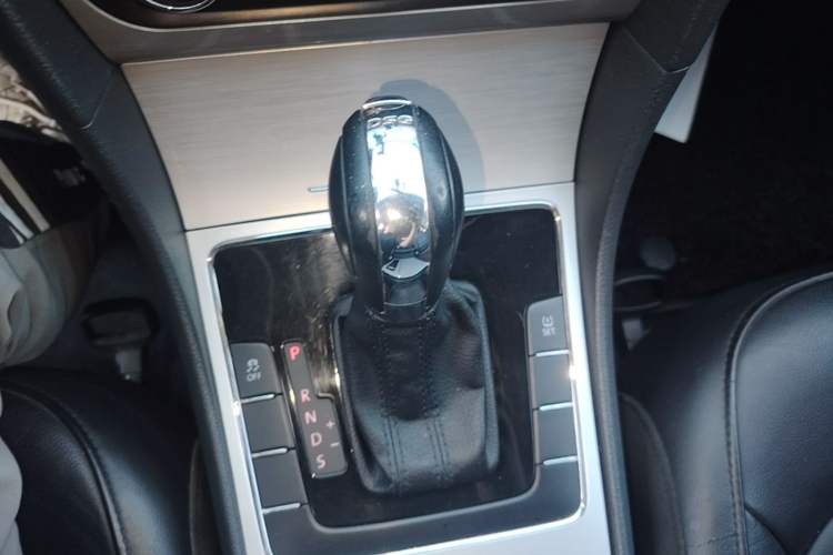 Used Volkswagen Passat 2014 1.8TSI DSG Prestige Edition Gear Lever