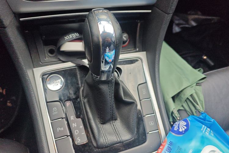 Used Volkswagen Passat 2014 1.8TSI DSG Prestige Edition Gear Lever