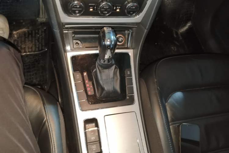Used Volkswagen Passat 2014 1.8TSI DSG Prestige Edition Gear Lever