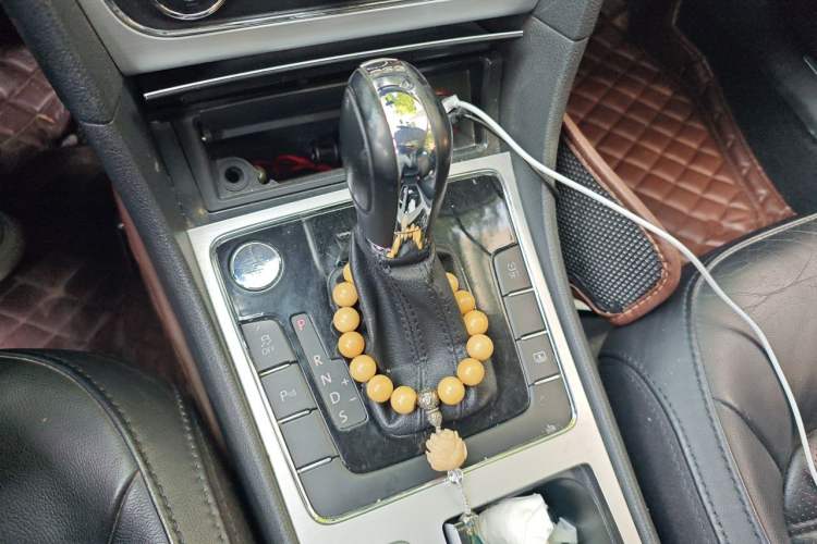 Used Volkswagen Passat 2014 1.8TSI DSG Prestige Edition Gear Lever