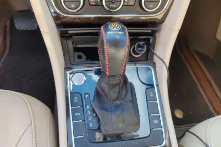 Used Volkswagen Passat 2014 1.8TSI DSG Prestige Edition Gear Lever