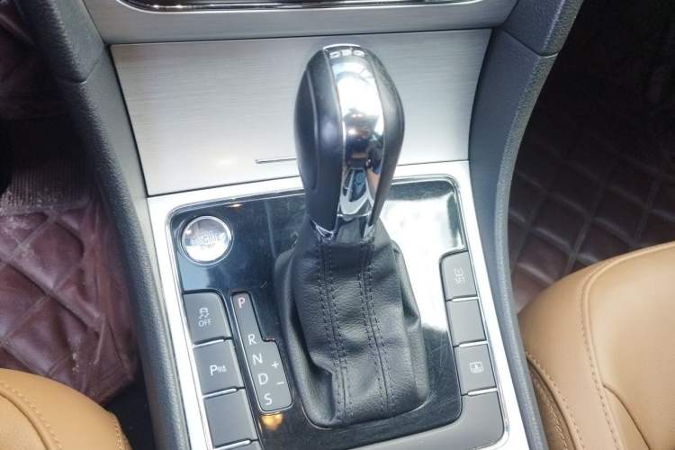 Used Volkswagen Passat 2014 1.8TSI DSG Prestige Edition Gear Lever