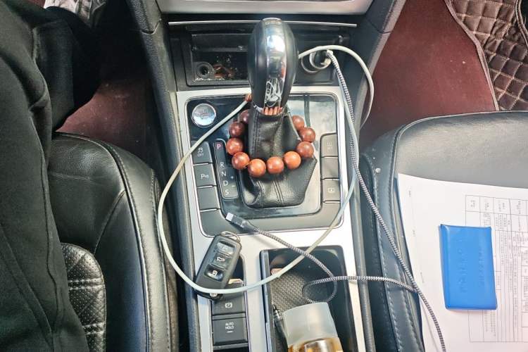 Used Volkswagen Passat 2014 1.8TSI DSG Prestige Navigation Edition Gear Lever