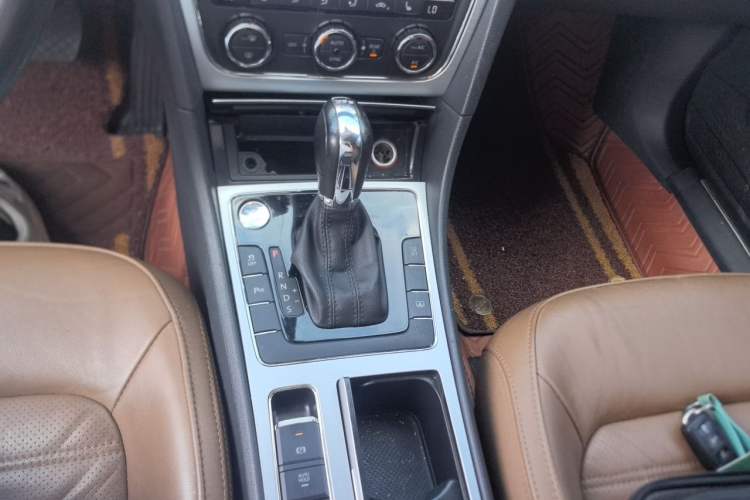 Used Volkswagen Passat 2014 1.8TSI DSG Prestige Edition Gear Lever