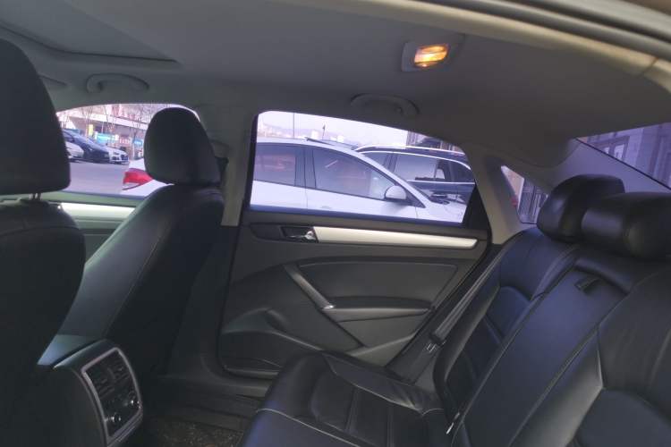 Used Volkswagen Passat 2014 1.8TSI DSG Prestige Edition Headliner