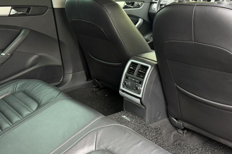 Used Volkswagen Passat 2014 2.0 TSI DSG Prestige Edition Interior 2