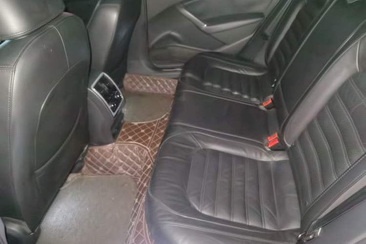 Used Volkswagen Passat 2014 1.8TSI DSG Prestige Edition Interior 3