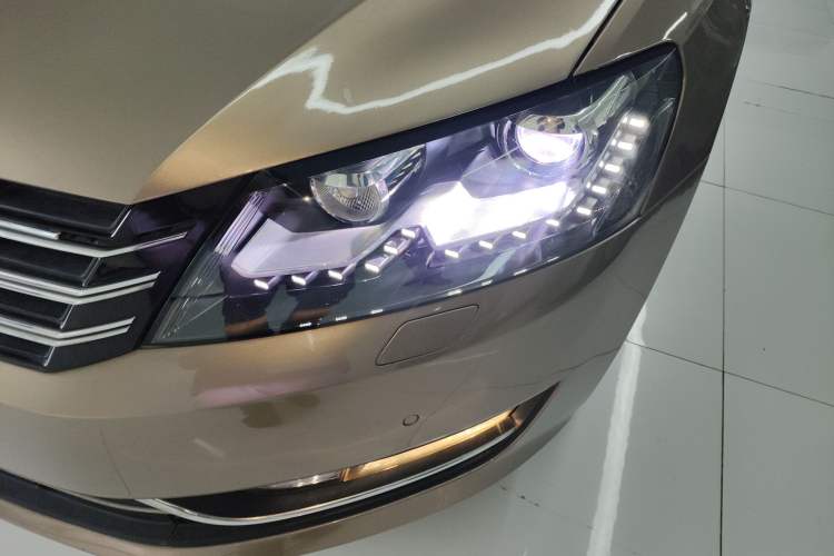 Used Volkswagen Passat 2014 1.8TSI DSG Prestige Edition Left Front Headlight
