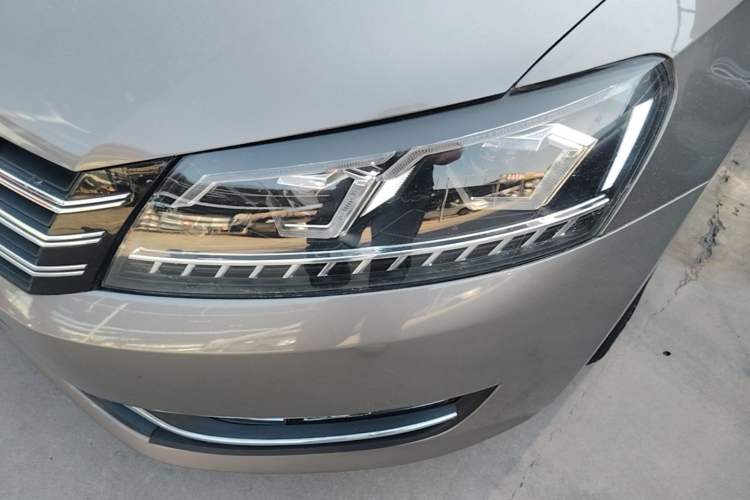 Used Volkswagen Passat 2014 1.8TSI DSG Prestige Edition Left Front Headlight