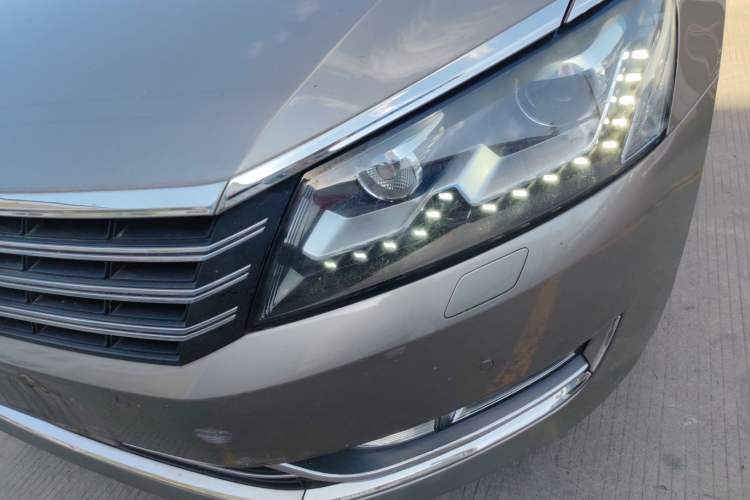 Used Volkswagen Passat 2014 1.8TSI DSG Prestige Edition Left Front Headlight