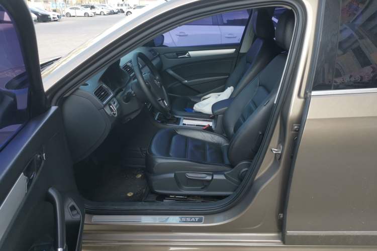 Used Volkswagen Passat 2014 1.8TSI DSG Prestige Edition Left Front Seat