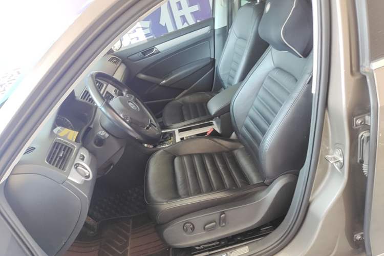 Used Volkswagen Passat 2014 1.8TSI DSG Prestige Edition Left Front Seat