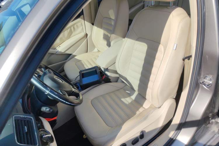 Used Volkswagen Passat 2014 1.8TSI DSG Prestige Edition Left Front Seat
